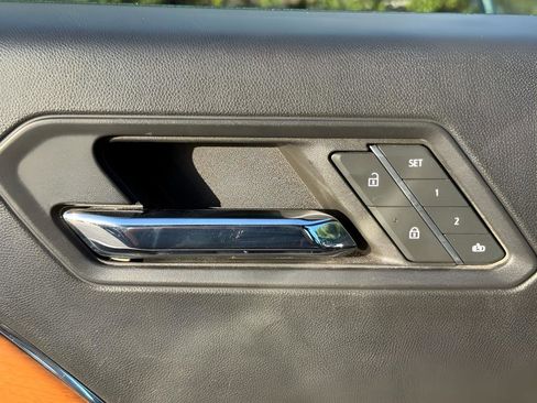 Used 2023 GMC Canyon Denali image 14