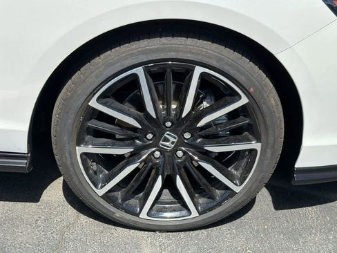 Used 2025 Honda Accord Touring image 12