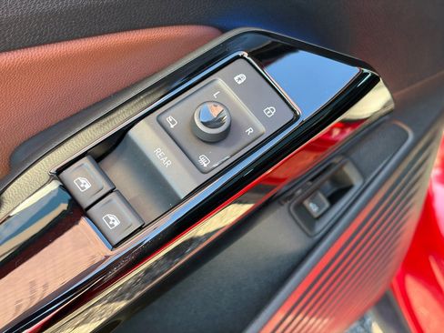 Used 2022 Volkswagen ID.4 Pro S w/ Gradient Package image 7