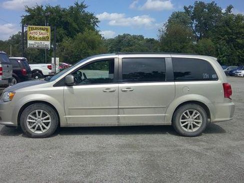 Used 2016 Dodge Grand Caravan SXT image 9