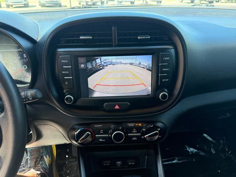 Used 2022 Kia Soul LX FWD image 29