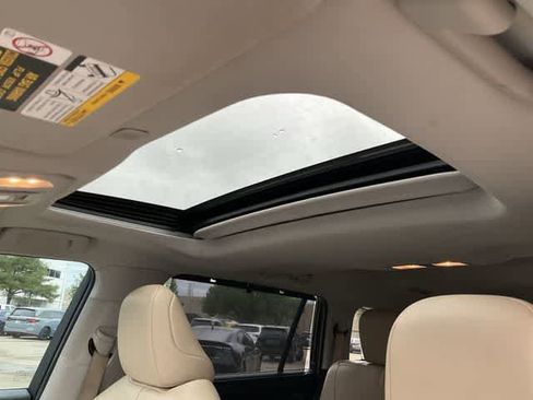 Used 2023 Toyota Highlander XLE FWD image 14