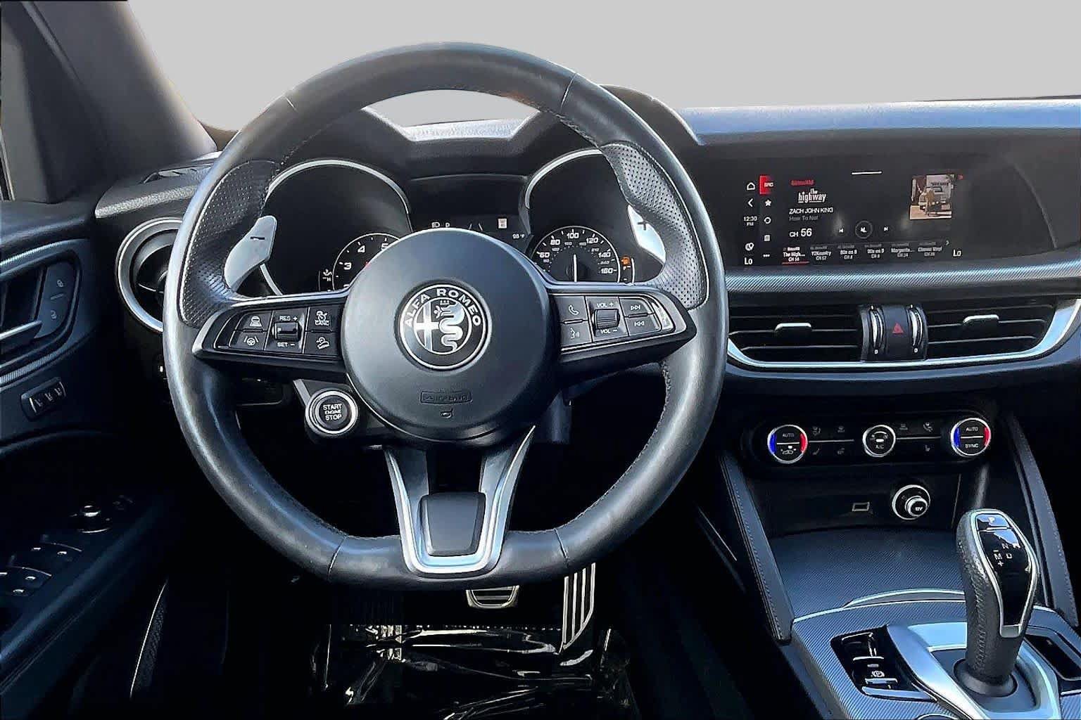 Used 2023 Alfa Romeo Stelvio Veloce AWD/4WD image 6