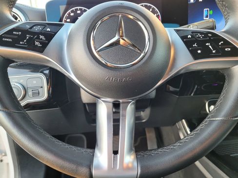 Used 2025 Mercedes-Benz CLA 250 4MATIC image 21