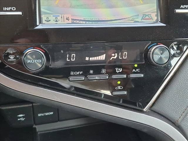 Used 2018 Toyota Camry XLE FWD image 14