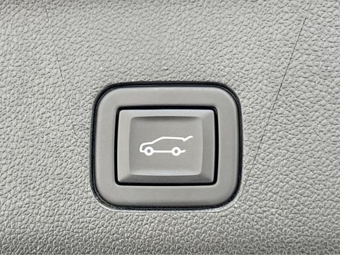 Used 2024 Chevrolet Tahoe Premier image 17