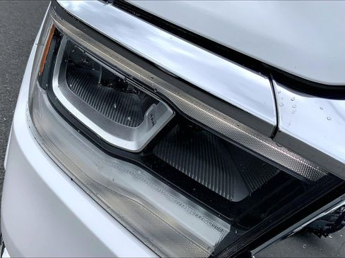 Used 2019 RAM 1500 Laramie AWD/4WD image 30