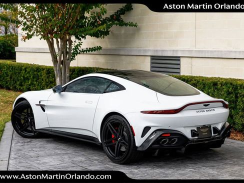 Used 2025 Aston Martin V8 Vantage Coupe image 2