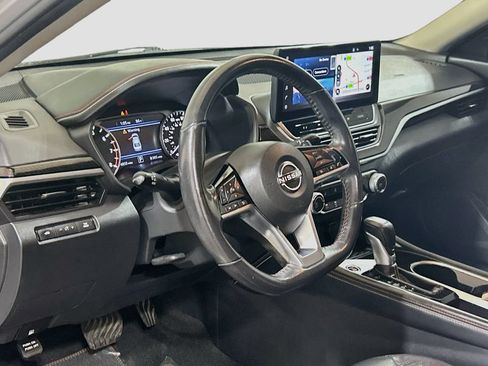 Used 2023 Nissan Altima 2.5 SR w/ SR Premium Package FWD image 7