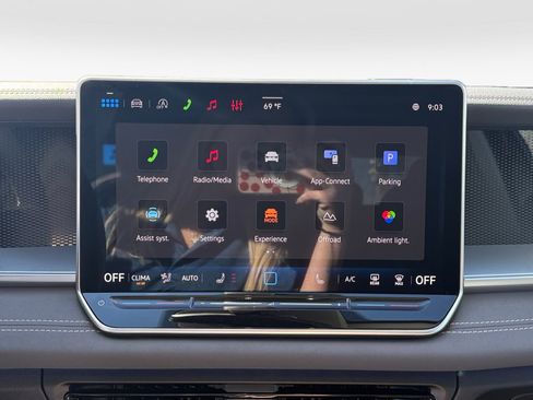 New 2026 Volkswagen Tiguan SE image 17