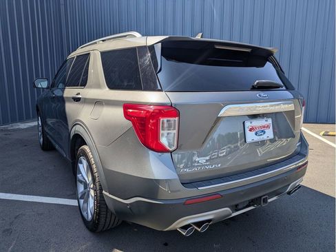 Certified 2023 Ford Explorer Platinum w/ Technology Package AWD/4WD image 9