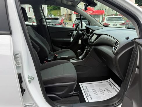 Used 2017 Chevrolet Trax LS w/ LPO, Protection Package AWD/4WD image 14