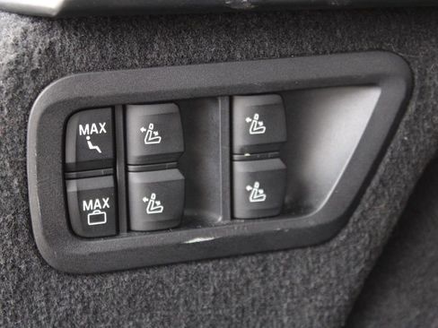 Used 2023 BMW X7 xDrive40i w/ Executive Package image 52