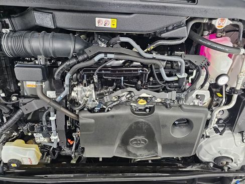 Used 2022 Toyota Avalon Limited image 27