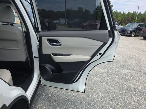 Used 2021 Nissan Rogue SV w/ Premium Package FWD image 44