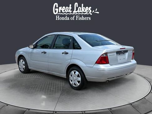 Used 2006 Ford Focus ZX4 Sedan FWD image 3