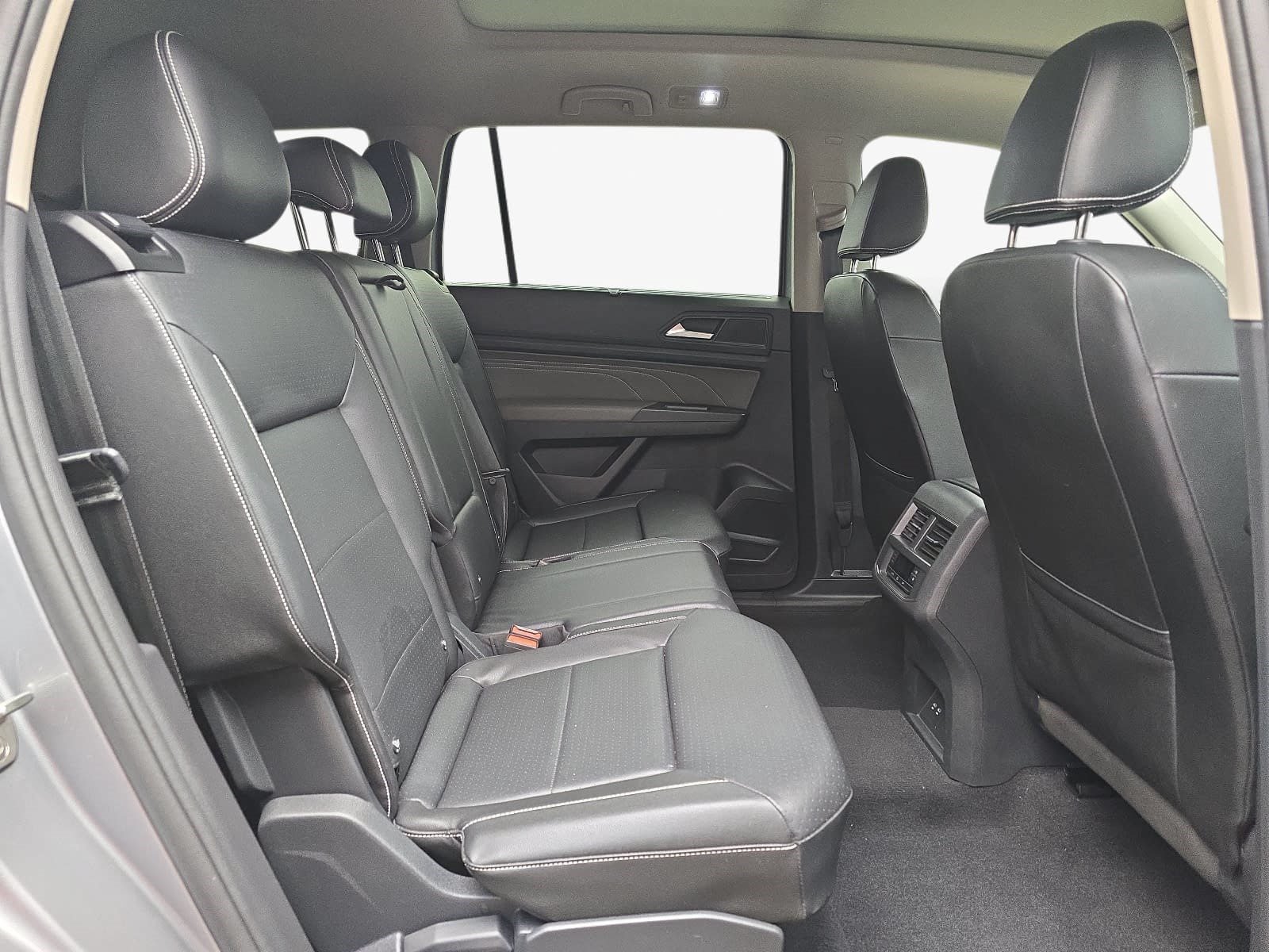 Used 2023 Volkswagen Atlas SE w/ Panoramic Sunroof Package FWD image 33
