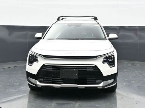 Used 2023 Kia Niro EX Touring FWD image 2