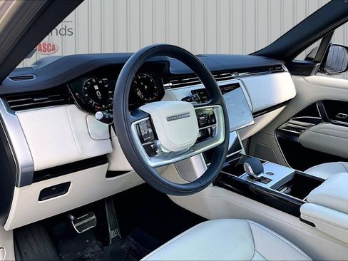 Used 2026 Land Rover Range Rover Long Wheelbase SE AWD/4WD image 17