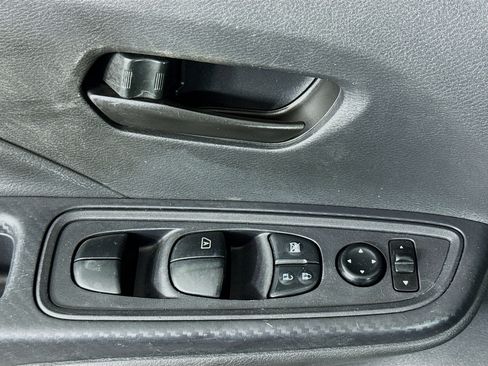 Used 2024 Nissan Versa S w/ S Plus Package image 22