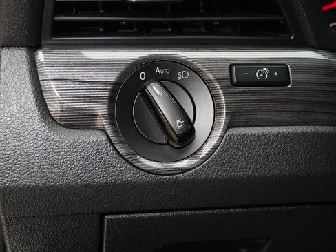 Used 2022 Volkswagen Passat 2.0T R-Line image 24