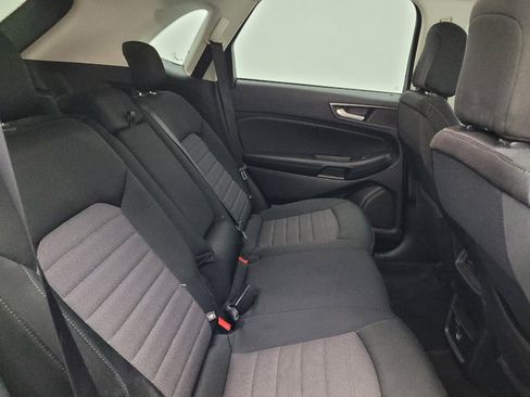 Used 2020 Ford Edge SE image 19