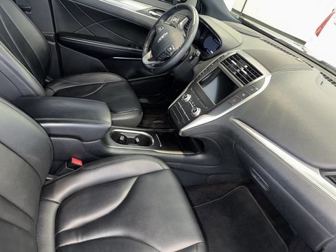 Used 2017 Lincoln MKC Premiere FWD image 18