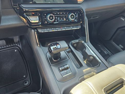 Used 2022 GMC Sierra 1500 AT4 w/ AT4 Preferred Package image 22