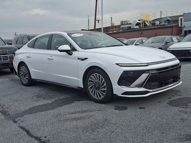 Certified 2025 Hyundai Sonata Limited FWD image 6