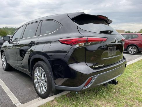 Used 2020 Toyota Highlander Limited AWD/4WD image 3