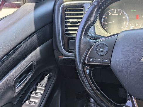 Used 2016 Mitsubishi Outlander SE FWD image 23