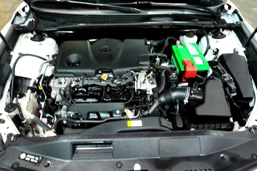 Used 2020 Toyota Camry LE FWD image 9