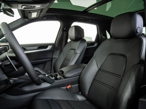 New 2026 Porsche Cayenne AWD/4WD image 5