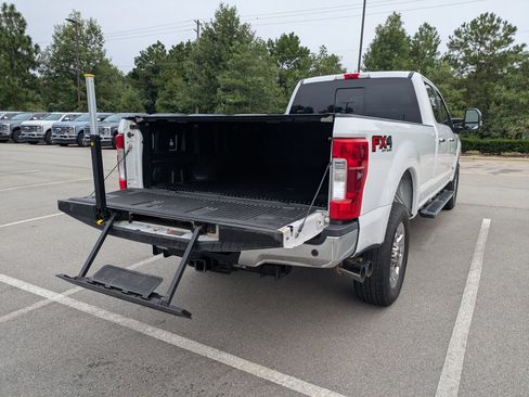 Used 2017 Ford F250 Lariat w/ Lariat Ultimate Package AWD/4WD image 37