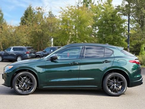Used 2020 Alfa Romeo Stelvio Ti Sport w/ Quick Order Package 22S Sport AWD/4WD image 2