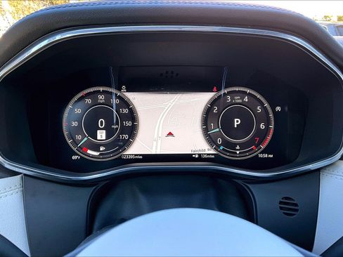 Used 2023 Jaguar F-PACE S image 25