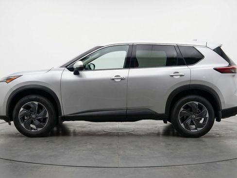 Used 2025 Nissan Rogue SV AWD/4WD image 4