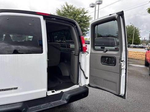 Used 2023 Chevrolet Express 3500 LS RWD image 28