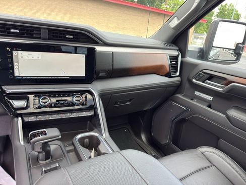 Used 2024 GMC Sierra 1500 Denali w/ Denali Reserve Package AWD/4WD image 29