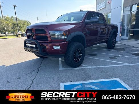 Used 2017 RAM 2500 Big Horn w/ Sport Appearance Group AWD/4WD image 3