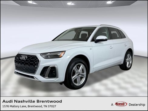Used 2024 Audi Q5 e Premium w/ Convenience Package image 1