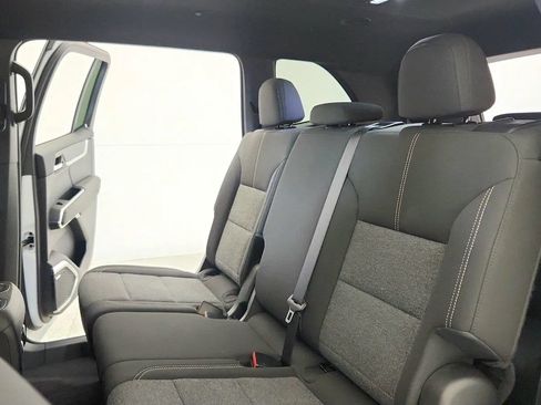 Used 2026 GMC Acadia Elevation FWD image 25