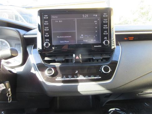 Used 2021 Toyota Corolla LE FWD image 14