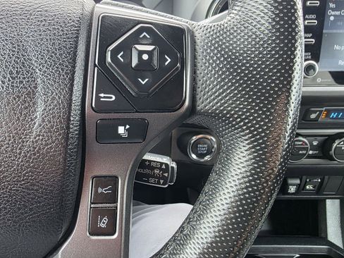 Used 2021 Toyota Tacoma TRD Sport image 19