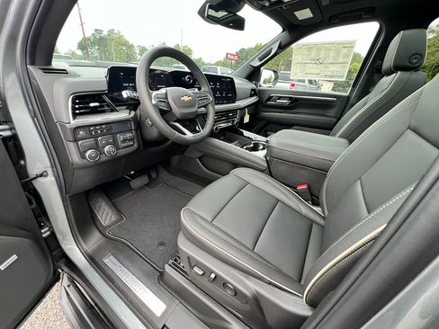 New 2026 Chevrolet Suburban Premier w/ Sun And Tow Package image 34