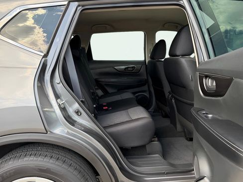 Used 2019 Nissan Rogue S FWD image 26