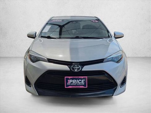 Used 2019 Toyota Corolla LE FWD image 2