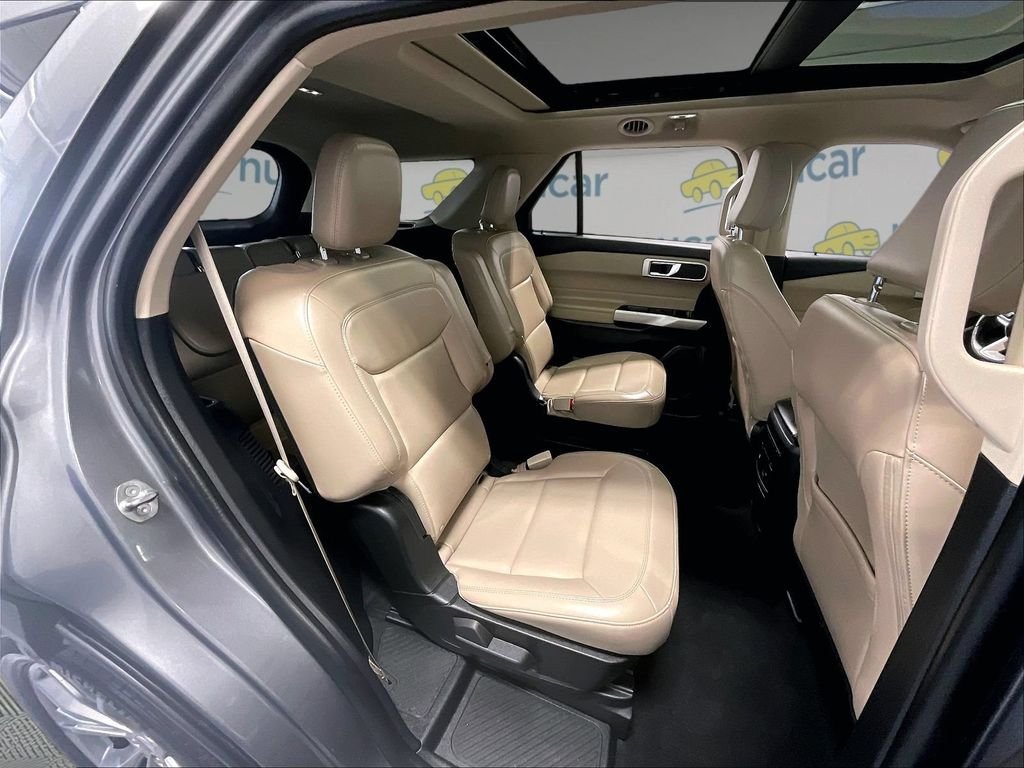Used 2023 Ford Explorer XLT w/ Equipment Group 202A AWD/4WD image 16