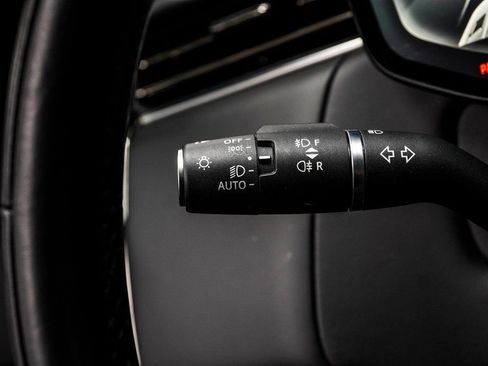 Used 2025 Land Rover Range Rover Sport SE image 33