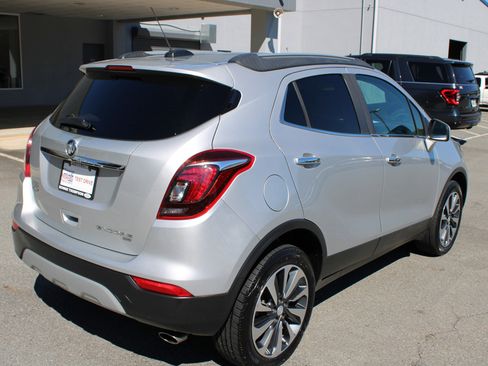 Used 2021 Buick Encore Preferred image 3